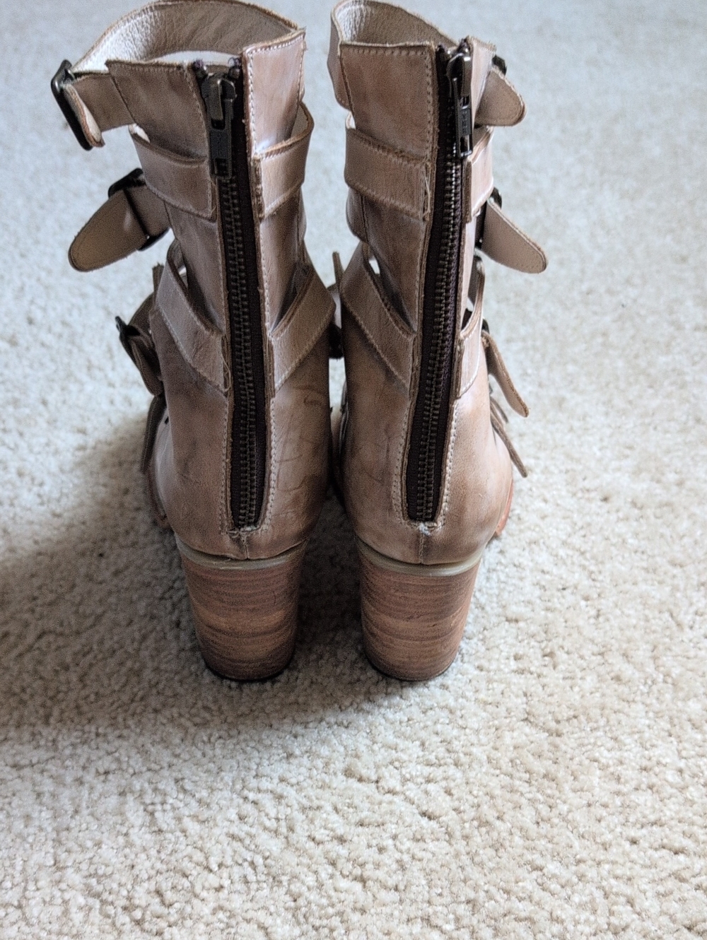 Freebird By Steven Bond Women's Taupe Strappy Buckle Block Heel Sandals 10 - Picture 6 of 10